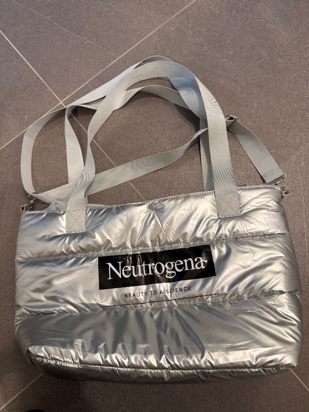 Neutrogena Tote